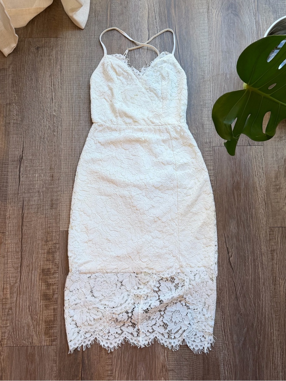 Lulu's Lace Midi Dress with Scalloped Hem